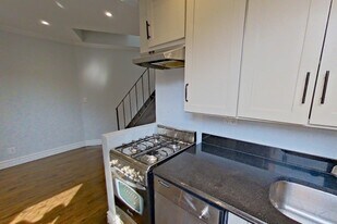 410 E 13th St in New York, NY - Building Photo