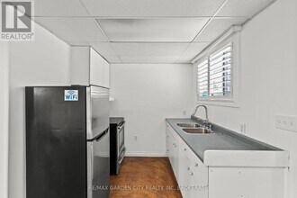 101 Moffatt St in St Catharines, ON - Building Photo - Building Photo