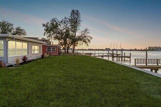 7160 Shore Dr S in South Pasadena, FL - Building Photo - Building Photo