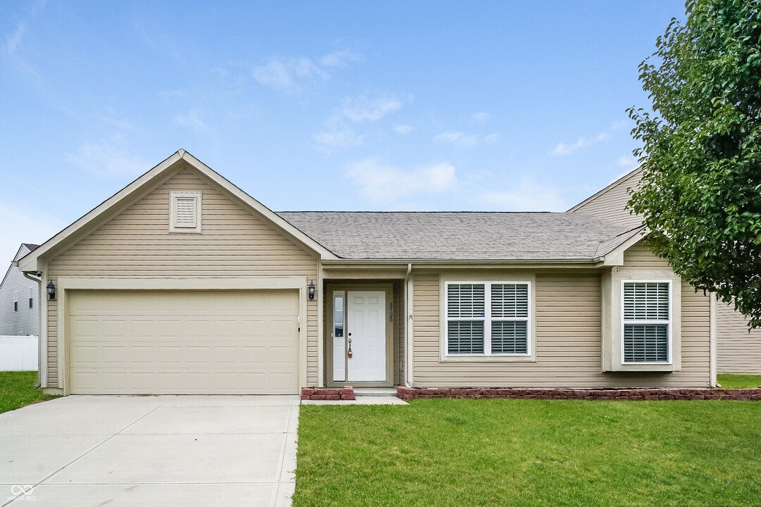 8520 Gold Rush Way in Indianapolis, IN - Building Photo