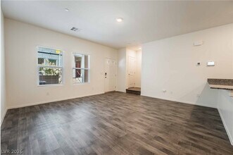 7483 Coastal Ledge St in Las Vegas, NV - Building Photo - Building Photo