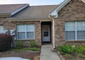 61 Park Dr S in Clanton, AL - Building Photo