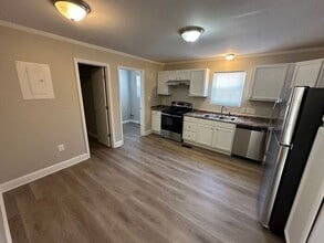 2413 Dallas Ave, Unit 104 in High Point, NC - Building Photo - Building Photo