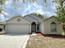 11707 S Stone Ln in Riverview, FL - Building Photo