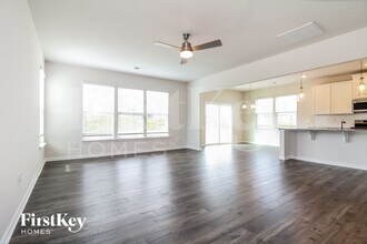 806 Birchcrest Wy in Greenville, SC - Foto de edificio - Building Photo