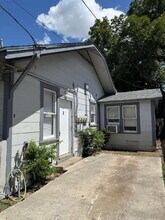 214 E Huff Ave in San Antonio, TX - Building Photo - Building Photo