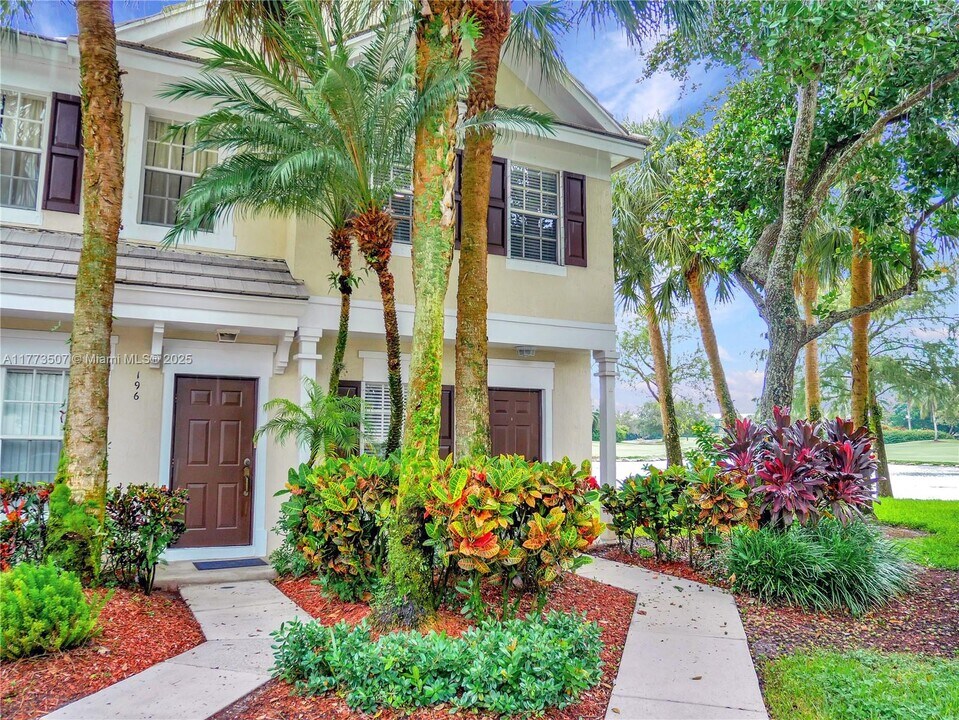 198 SW 96th Ave in Plantation, FL - Building Photo