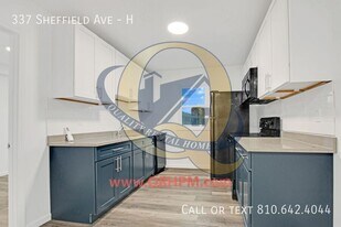 337 Sheffield Ave in Flint, MI - Building Photo