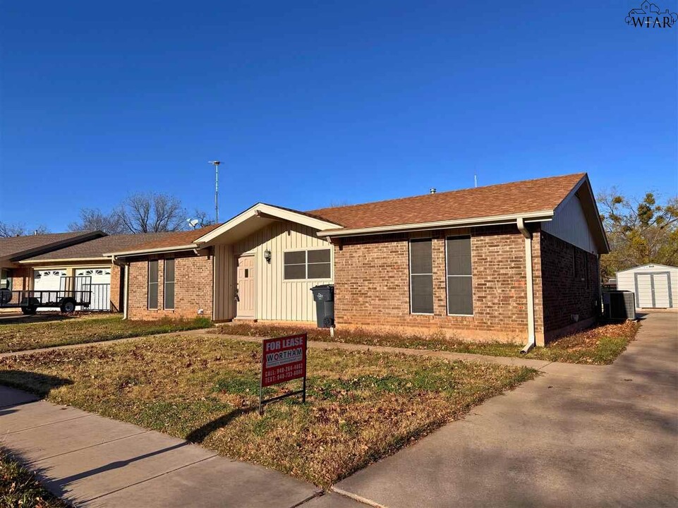 4814 Big Bend Dr in Wichita Falls, TX - Building Photo