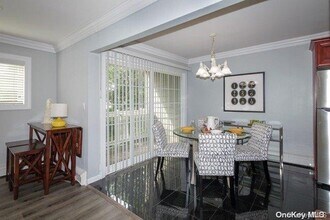 239 Lakeland Ave-Unit -2-5A in Sayville, NY - Foto de edificio - Building Photo