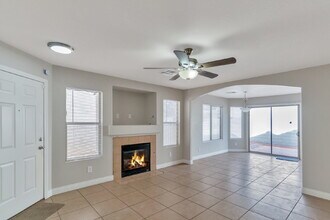 9652 Brooks Lake Ave in Las Vegas, NV - Building Photo - Building Photo