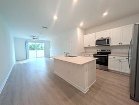 5916 Ortega Lake Dr in Jacksonville, FL - Building Photo