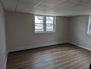 67 Washington St, Unit A in Rochester, NH - Foto de edificio - Building Photo