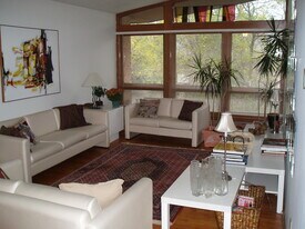 The Mayflower Apartments in Whitefish Bay, WI - Building Photo