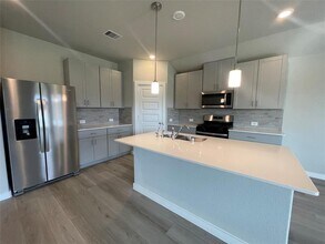 6406 Brazos Trl Dr in Richmond, TX - Building Photo - Building Photo