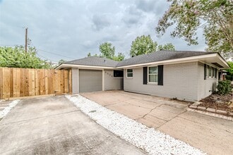 4606 Nina Lee Ln in Houston, TX - Building Photo - Building Photo