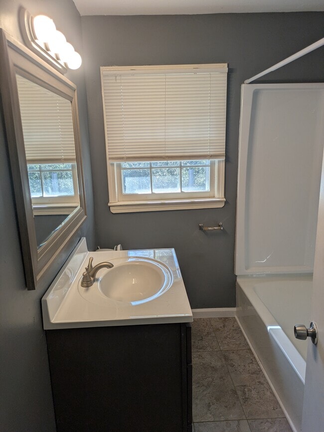 6097 Park Dr in Forest Park, GA - Building Photo - Building Photo