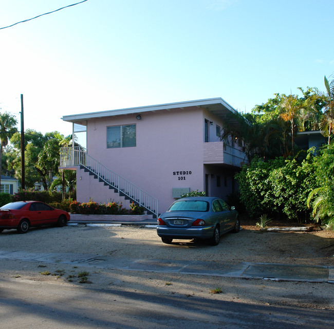 101 SE 16th Ave in Fort Lauderdale, FL - Building Photo - Building Photo