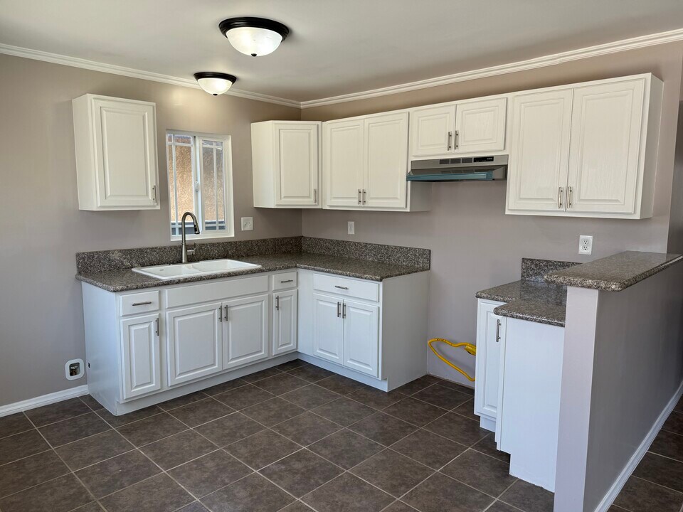 1266 S Brannick Ave in Los Angeles, CA - Building Photo