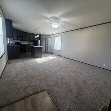 10610 State Rte 762 in Lockbourne, OH - Foto de edificio - Building Photo