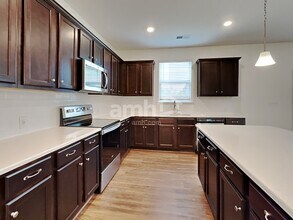 2200 Brook Enclave Trail in Lilburn, GA - Building Photo - Building Photo