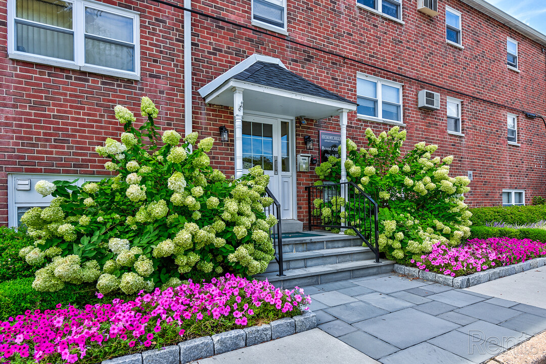 Hickory Hills Apartments in Feasterville-Trevose, PA - Building Photo