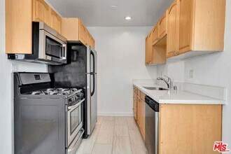 119 Paloma Ave in Los Angeles, CA - Building Photo - Building Photo