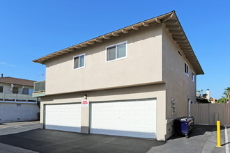 16562 Sabot Ln in Huntington Beach, CA - Building Photo - Building Photo