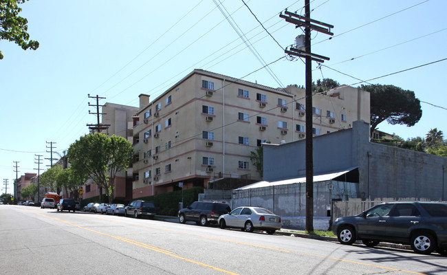 Huntington Hacienda II Apartment Homes in Los Angeles, CA - Foto de edificio - Building Photo