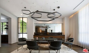 610 Foothill Rd in Beverly Hills, CA - Building Photo - Building Photo