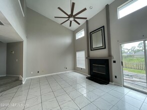 7608 Hovering Mist Way in Jacksonville, FL - Building Photo - Building Photo