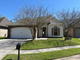 7047 Sweetspire Dr in Baton Rouge, LA - Building Photo
