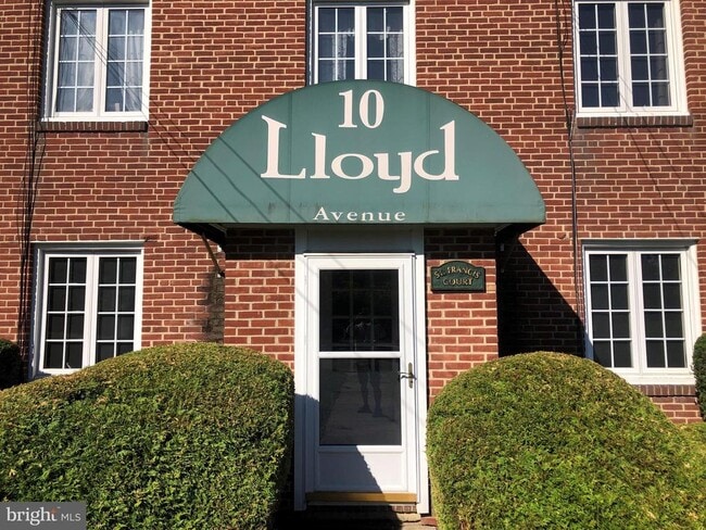 10 Lloyd Ave in Downingtown, PA - Building Photo - Building Photo