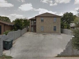 3310 S Louisiana Ave in Laredo, TX - Building Photo