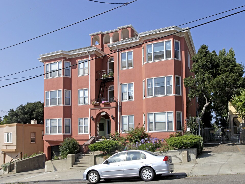 1930 E 27th St in Oakland, CA - Foto de edificio