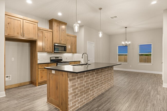 1656 Legacy Dr in Tyler, TX - Building Photo - Building Photo