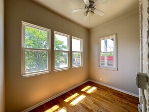 2049 W Fullerton Ave in Chicago, IL - Building Photo - Building Photo