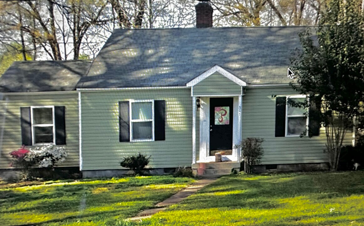 301 Pennsylvania Ave in Carrollton, GA - Building Photo