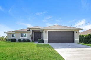 312 Radford Ave in Lehigh Acres, FL - Building Photo