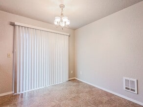 328 S Davies Rd in Lake Stevens, WA - Building Photo - Building Photo