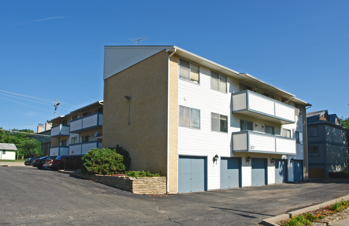 Chartwell in Topeka, KS - Building Photo