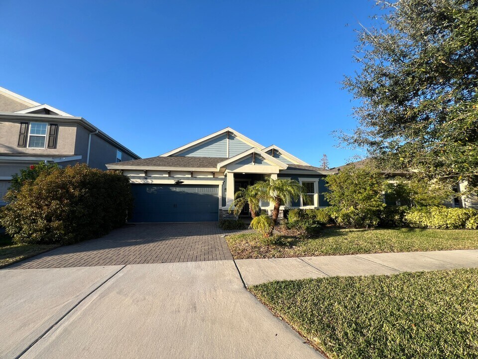4826 Ballantrae Blvd in Land O Lakes, FL - Foto de edificio