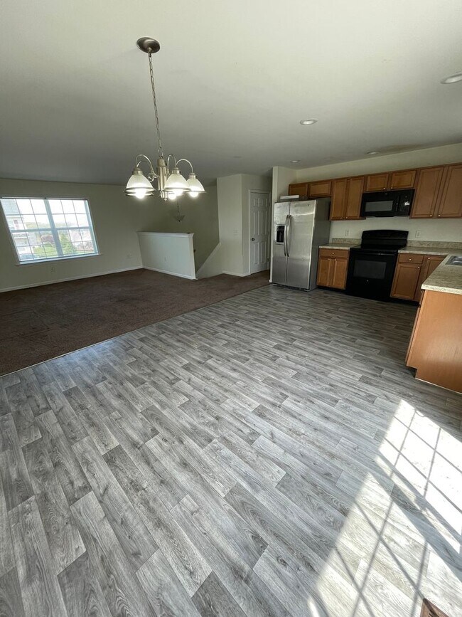 76 Bryn Way in Mount Wolf, PA - Building Photo - Building Photo