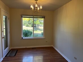 215 Brett Cir in Wauconda, IL - Building Photo - Building Photo