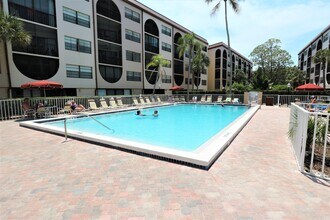 1015 Anglers Cv, Unit Anglers Cove G203 in Marco Island, FL - Building Photo - Building Photo