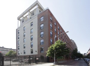 29 Tiffany Pl in Brooklyn, NY - Building Photo - Building Photo