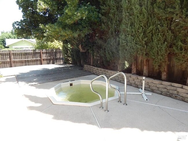 400 Seville Pl in Vacaville, CA - Building Photo - Building Photo