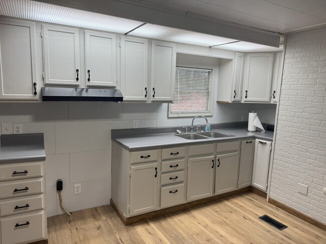 property at 622 Flinn Ave