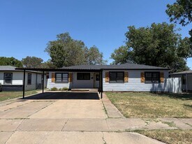 4108 33rd St in Lubbock, TX - Building Photo