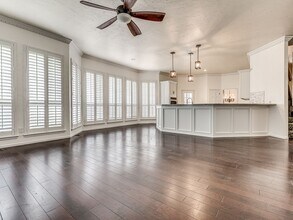 1104 Fox Lake Ln in Edmond, OK - Building Photo - Building Photo